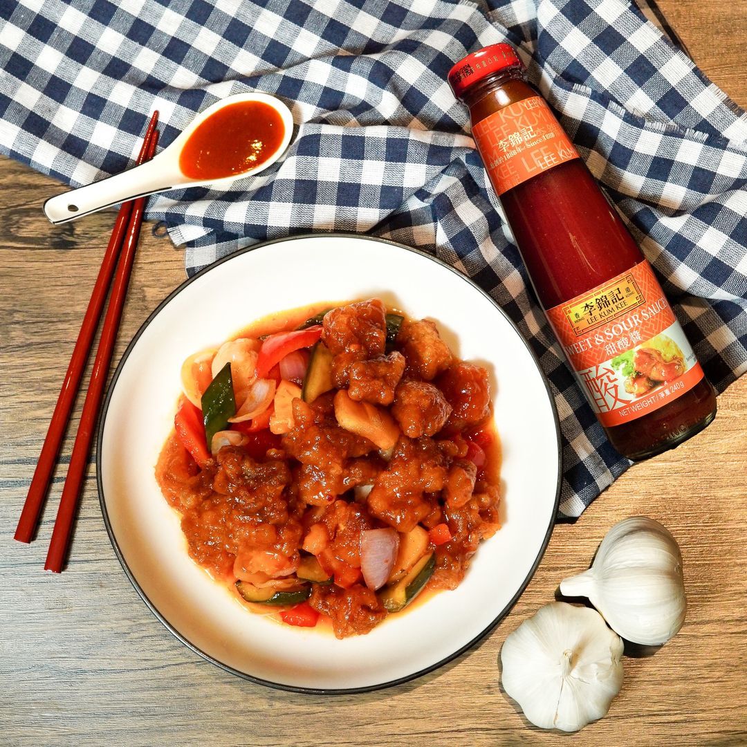 Lee Kum Kee Sweet & Sour Sauce 240g (Sot Chua Ngot)