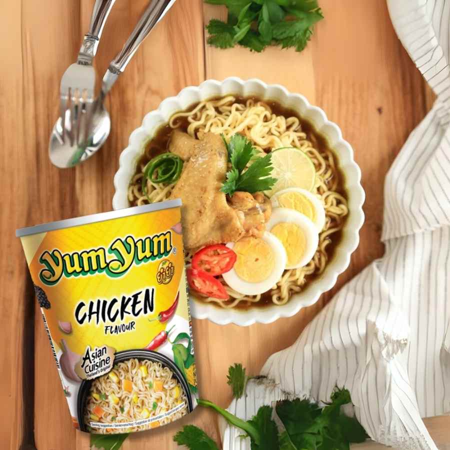 Yumyum Noodle Cup Chicken 70g (Mi Ly)